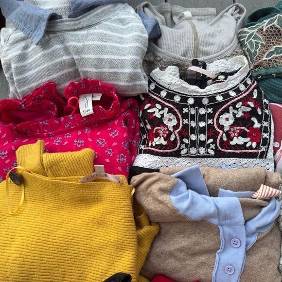 FREE PEOPLE JOIE PHILOSOPHY RESELLER BOX 11 Piece Tops Sweater Non Mystery Box E - Picture 3 of 4